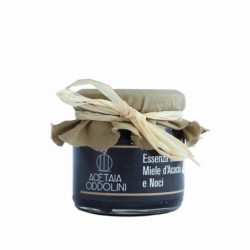 Essenza di Modena con miele e noci