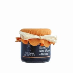 Essenza di Modena con miele e nocciole