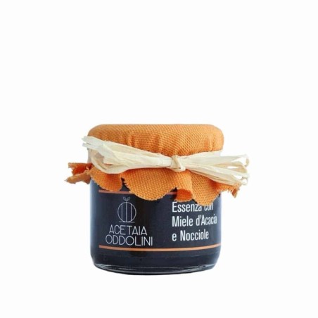 Essenza di Modena con miele e nocciole