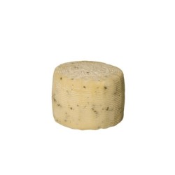 Pecorino bagnolese scamosciato with rocket