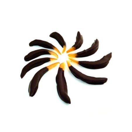 Filetti di arancio ricoperti con cioccolato fondente 