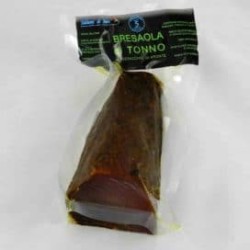 Bresaola di tonno affinata al pistacchio