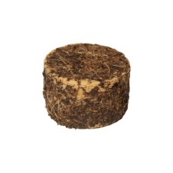 Pecorino bagnolese aged with mountain flowers