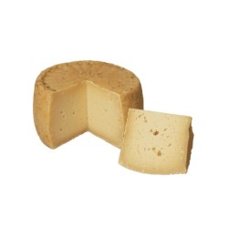 Pecorino bagnolese aged 24 months