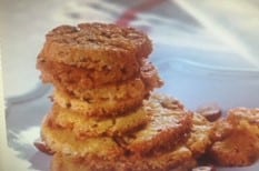 Biscotti di mais e nocciole