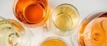 vino-orange-in-bicchiere